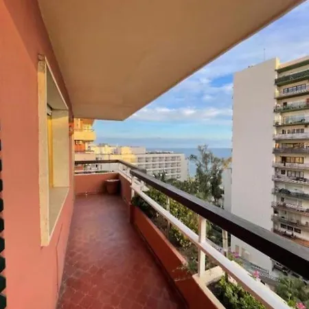 Near Beach Near City Center Apartment *