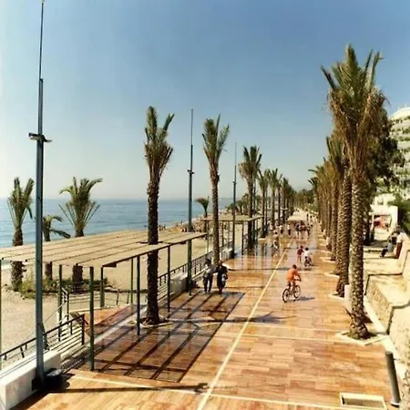 Near Beach Near City Center Apartment *